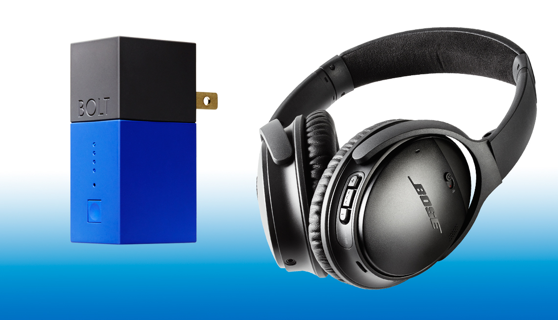 Tech Guide 2017 - Flux mob Bolt & Bose QuietComfort 35 headphones Tech Guide 2017 - Flux mob Bolt & Bose QuietComfort 35 headphones