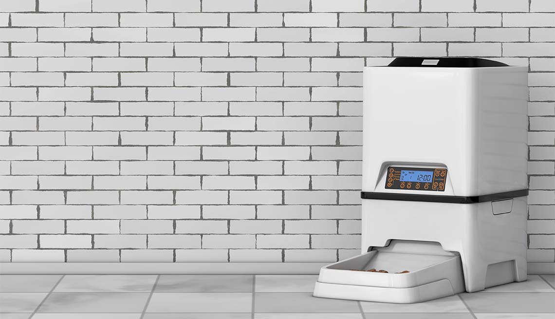 Automatic electronic digital pet dry food dispenser