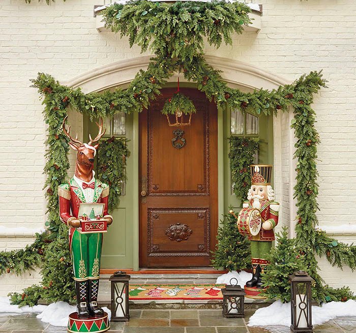 https://cdn.aarp.net/content/dam/aarp/home-and-family/your-home/2020/12/1140-front-door-statues.imgcache.rev.web.5100.4772.jpg