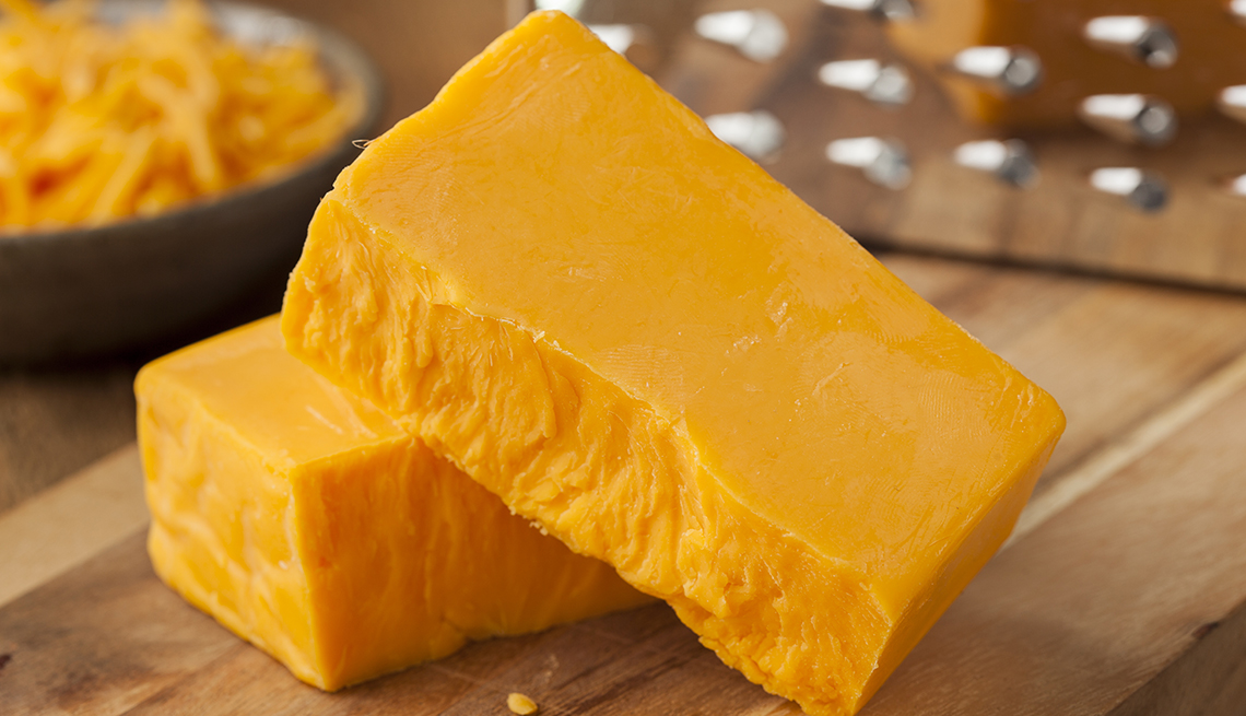 item 8 of Gallery image - Queso cheddar