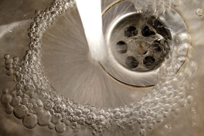 Limpie los gérmenes de su casa: lave su lavaplatos