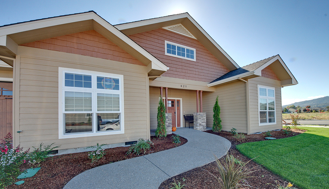 Una casa en Twin Creeks, Oregon, una comunidad orientada para vida con calidad