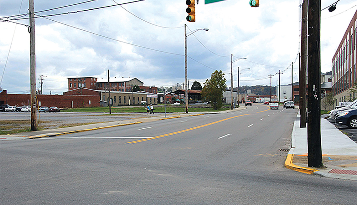 Kingsport Tennessee Before, Street, Traffic Light, Small Town Main Street Solutions, Livable Communities