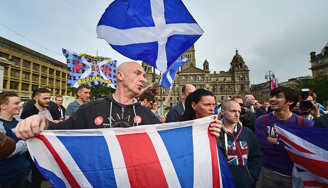 item 13 of Gallery image - Scotland votes against independence (2014)
