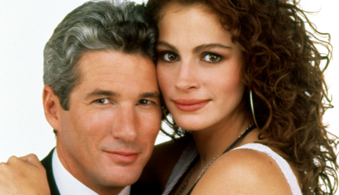 julia roberts with arms around richard gere