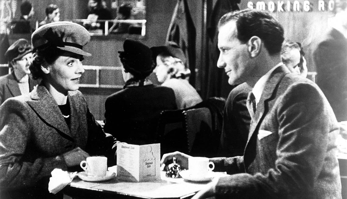 item 9 of Gallery image - Trevor Howard and Celia Johnson in a still from Brief Encounter