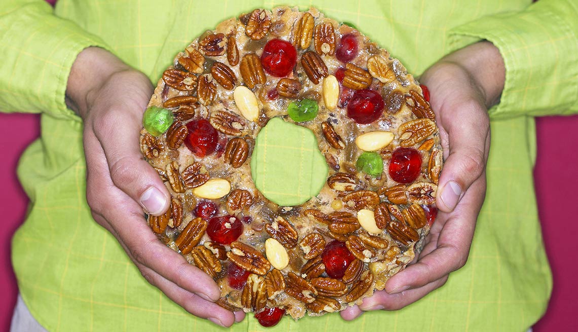 frugal holiday season ideas - fruit cake 