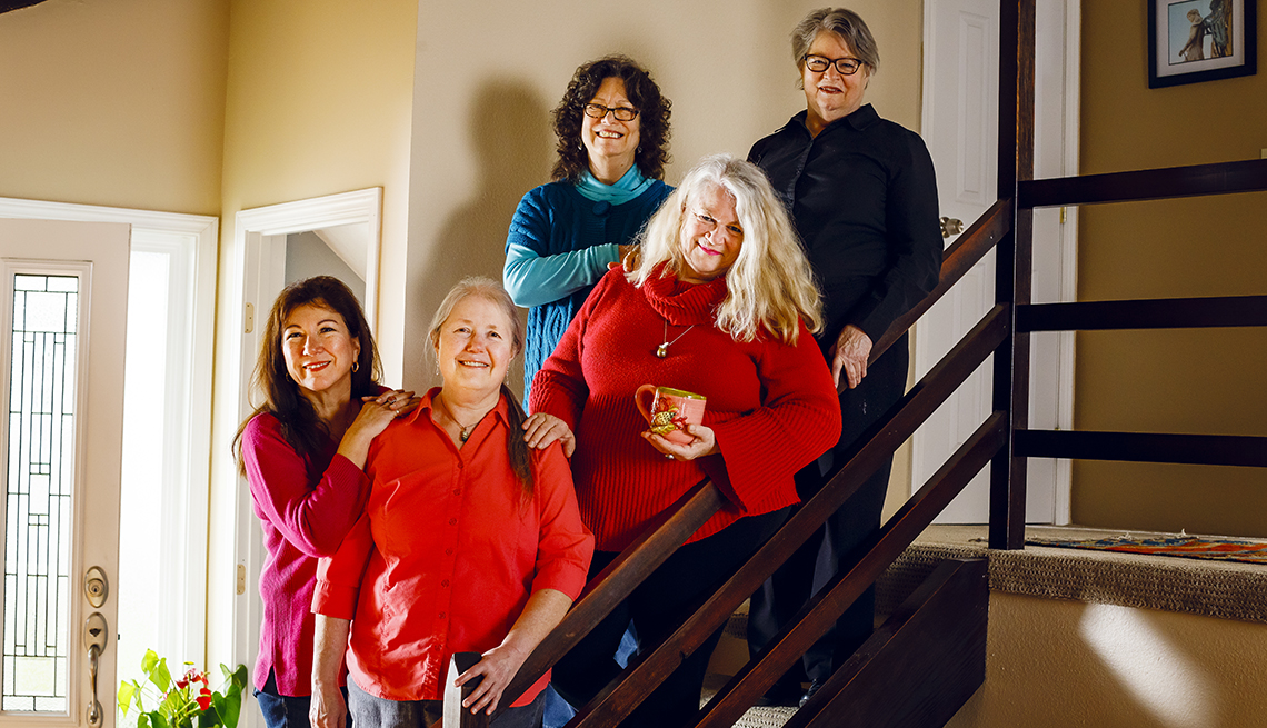 De izquierda a derecha: Christine Bowdish, Linda Simmons-Wilfert, Hester Schell, Grace Karen Sweet y Maggie Purtee