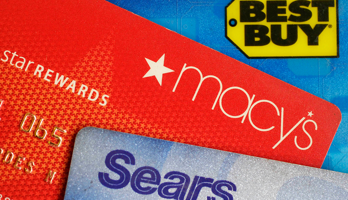Imágenes de una tarjetas Best Buy, Macys, Sears y cómo manejarlas para construir tu crédito