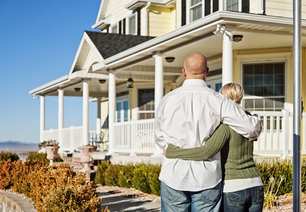 Poor credit can affect your mortgage interest rate. (Justin Horrocks/Getty Images)