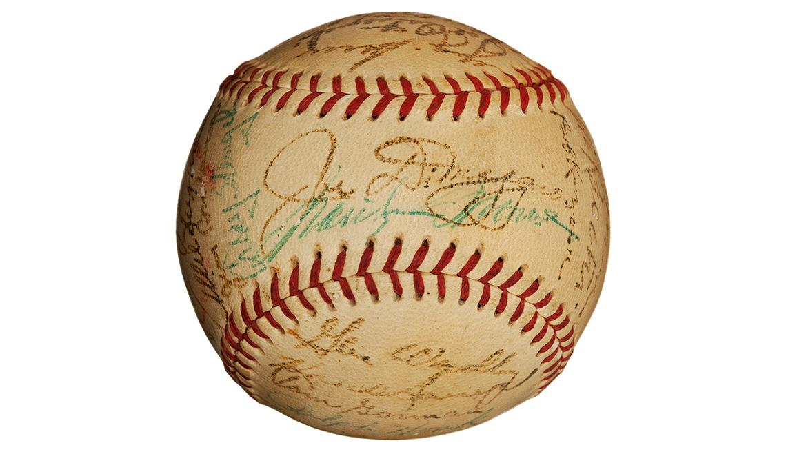 Pelota de béisbol autografiada por Joe DiMaggio, artículos de colección de valor