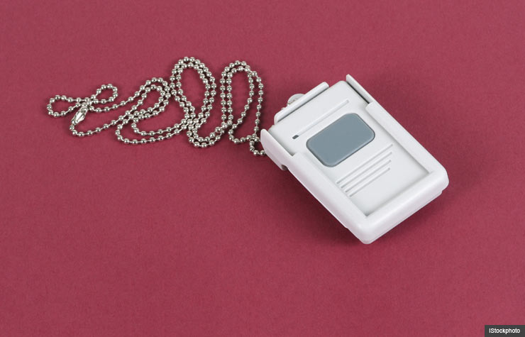 medical alert personal system scam seniors review beware devices alarm complaints monitoring necklace chain device (iStockphoto)