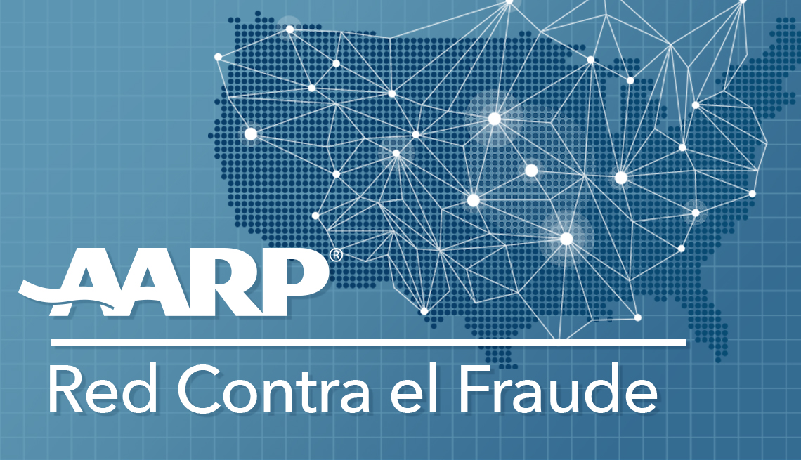 Texto de AARP Red Contra el Fraude con un mapa de Estados Unidos en el fondo