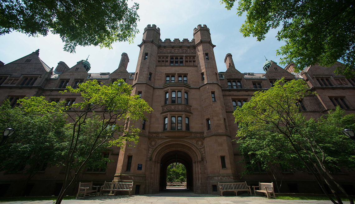 exterior view of Vanderbilt Hall at Yale University