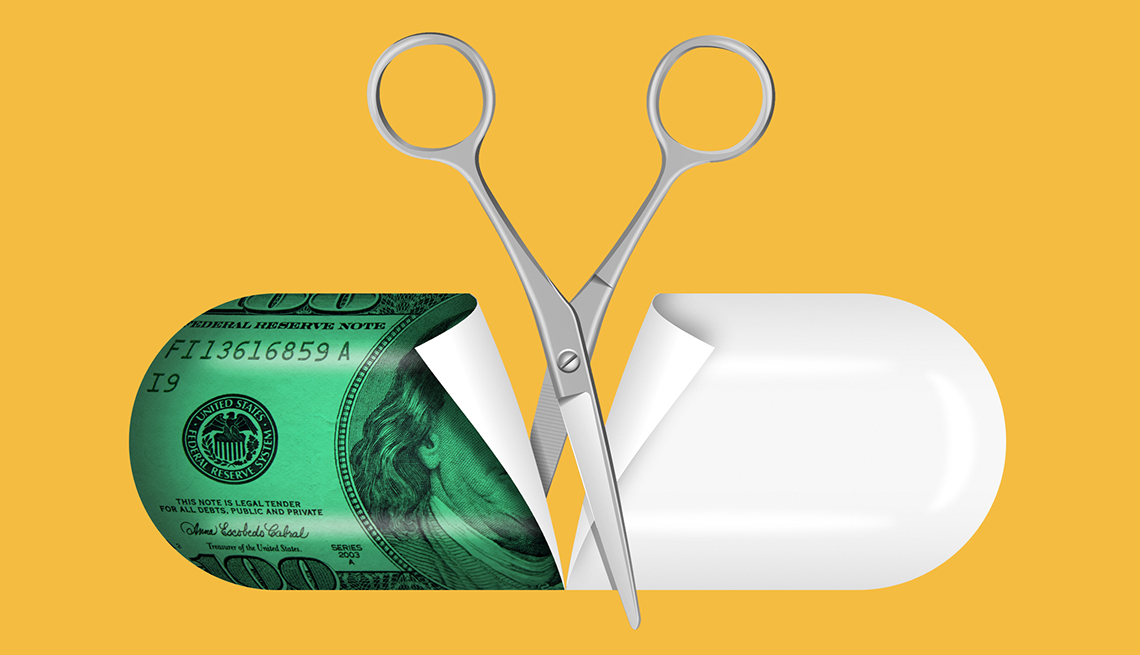Ilustración de una píldora con un lado lleno de un billete de un dólar cortado a la mitad por unas tijeras