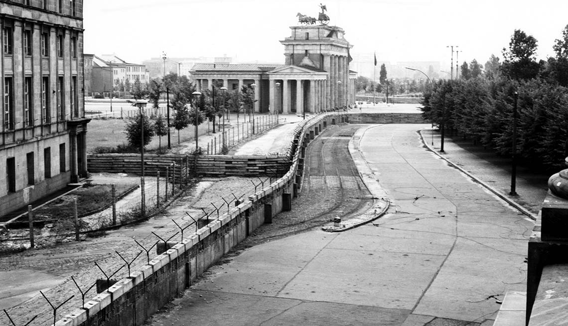 No-Man's Land, Brandenburg Gate, Berlin, 25th anniversary, Fall of the Berlin Wall 