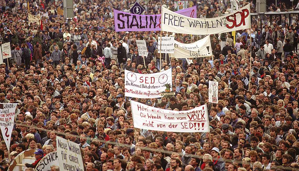 500,000 protesters, Alexanderplatz, East Berlin, 25th anniversary, Fall of the Berlin Wall 