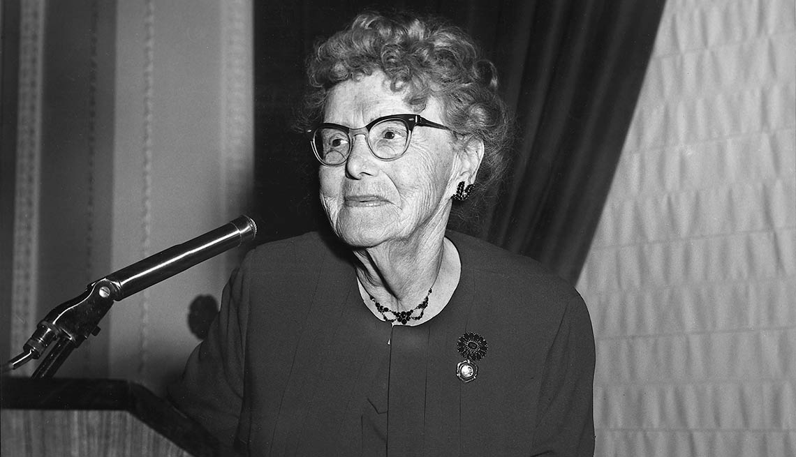 Dr. Ethel Percy Andrus, fundadora de AARP in 1958