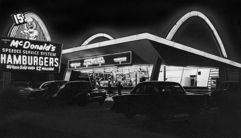 Nace la cadena de restaurantes McDonald’s