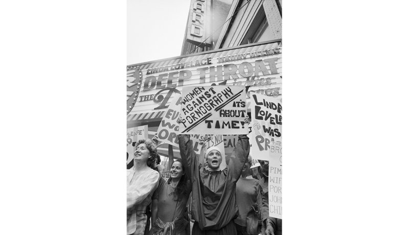 Protestas ante el estreno de 'Deep Throat' (Garganta profunda)