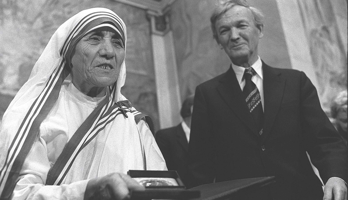 Madre Teresa obtiene el Premio Nobel de la Paz