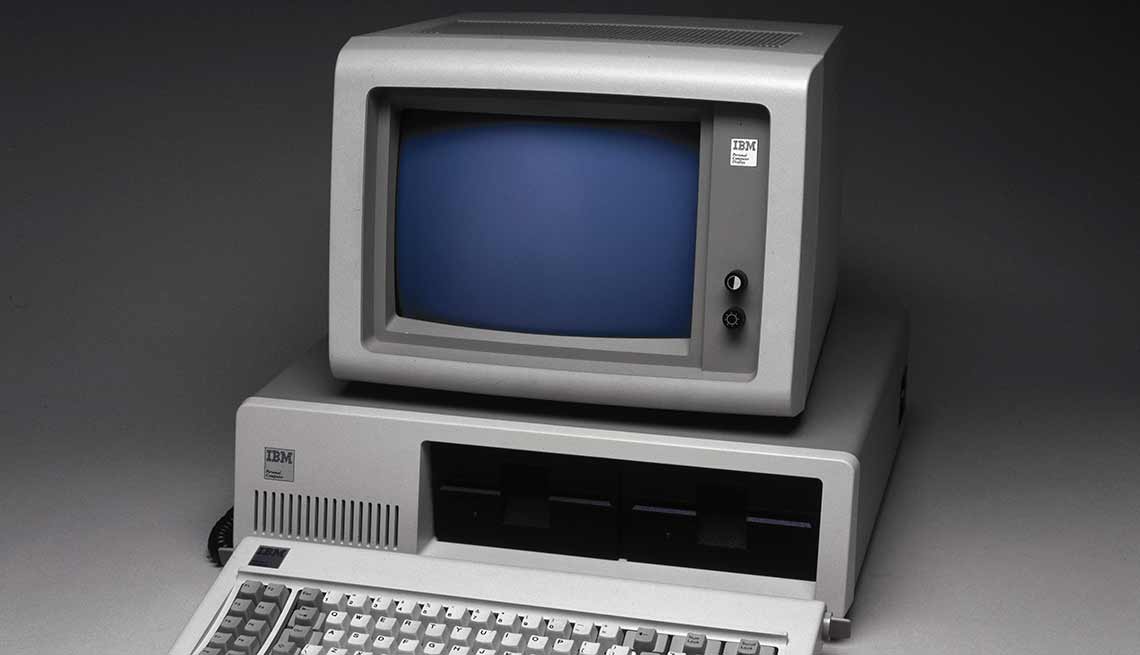 IMB lanza la primera computadora