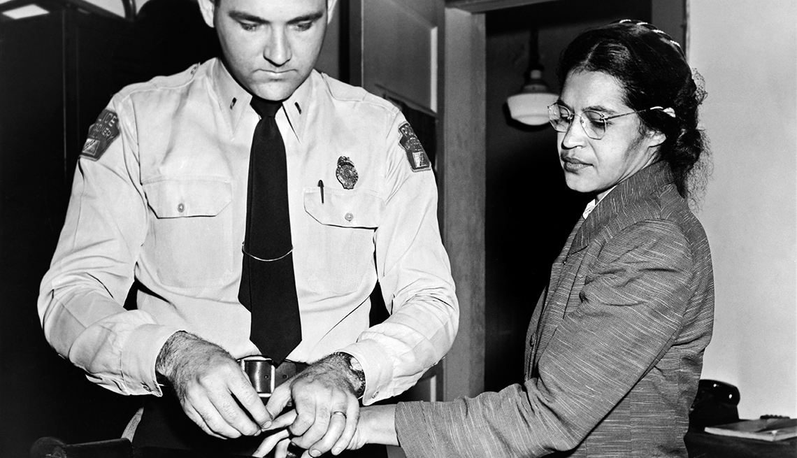 Rosa Parks siendo fichada por la policía