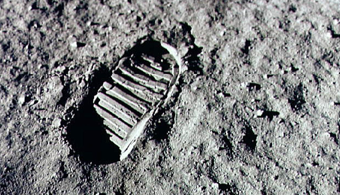 item 3 of Gallery image - Huella del pie de Neil Armstrong en la luna