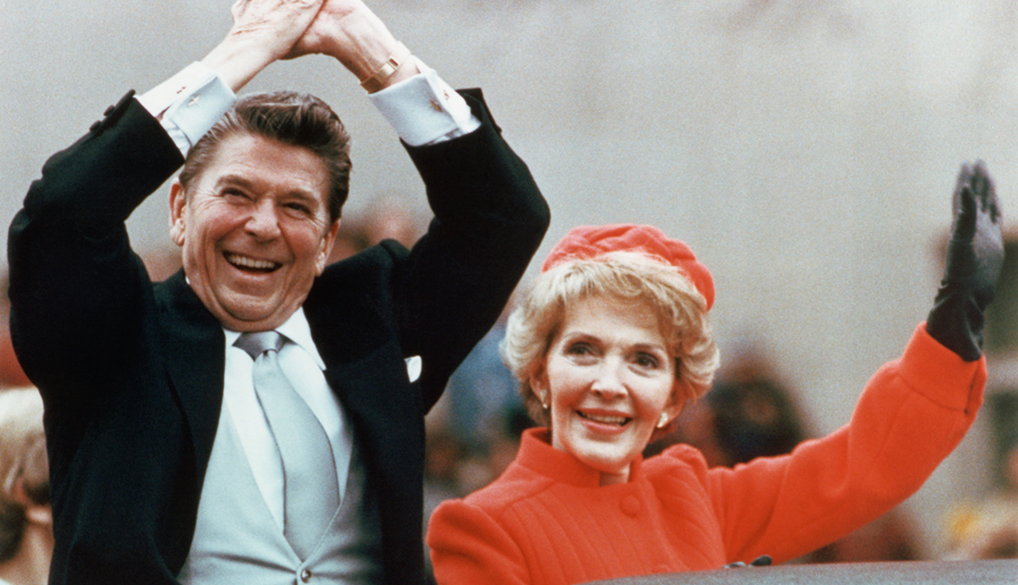 Presidente Ronald Reagan y su esposa Nancy Reagan
