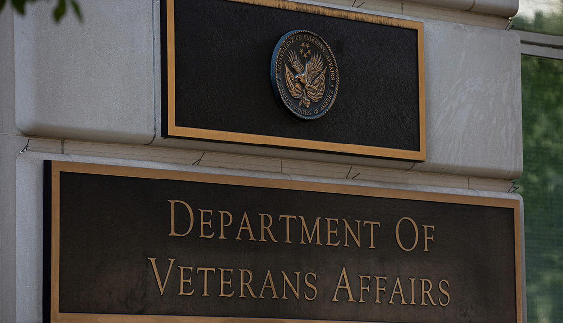 Letrero dice en inglés Department of Veterans Affairs