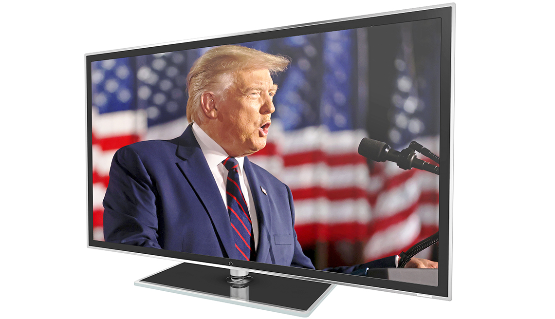 Monitor de televisión muestra al presidente Donald Trump dando un discurso