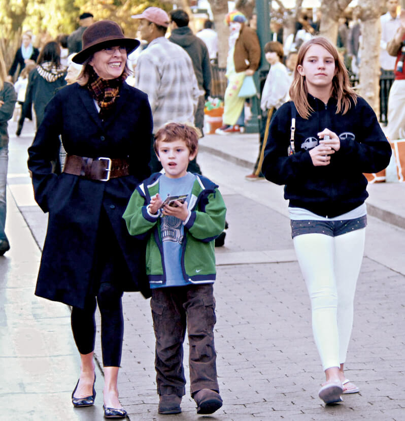 Photo of Diane Keaton with her 2 kids, circa 2007