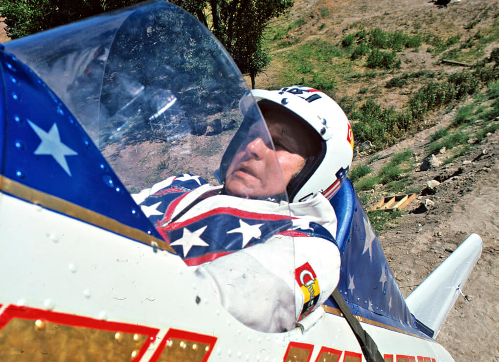 Photo of Evil Knievel in his steam-powered rocket at the Snake River Canyon