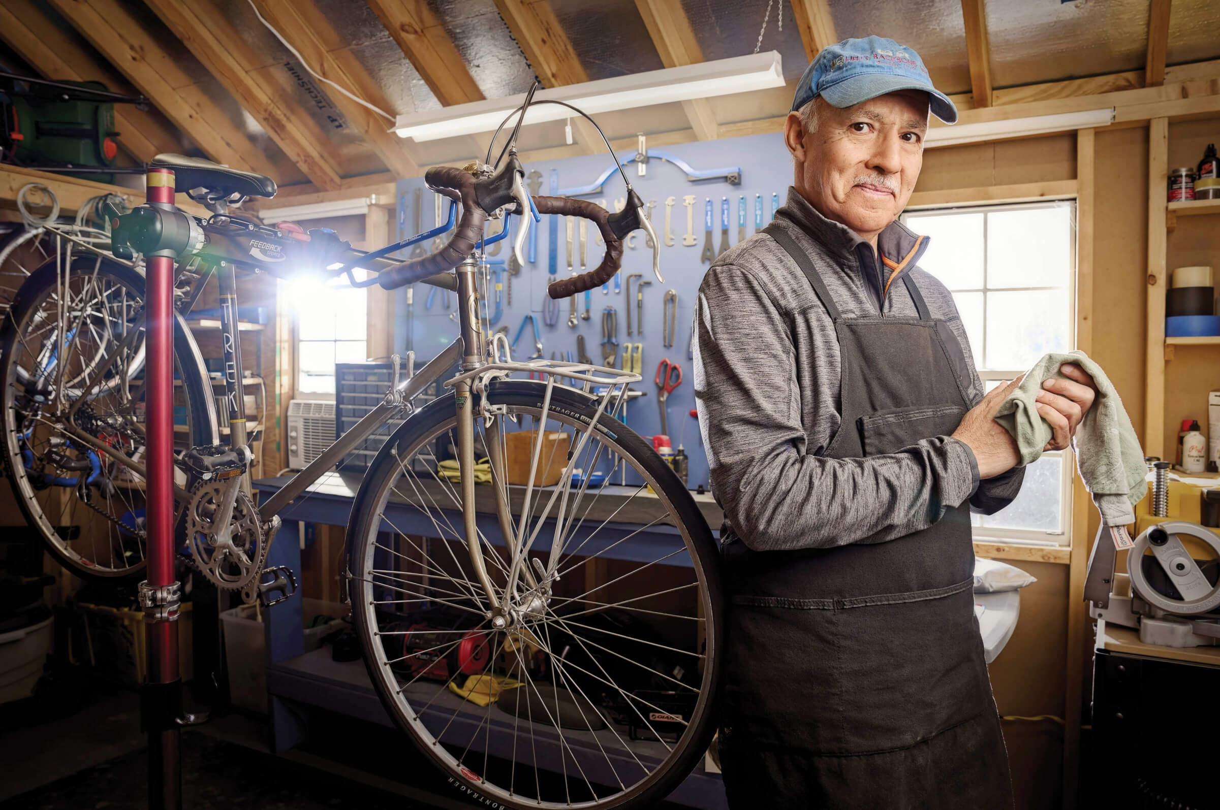 Photo of Manuel Vera in his workshop