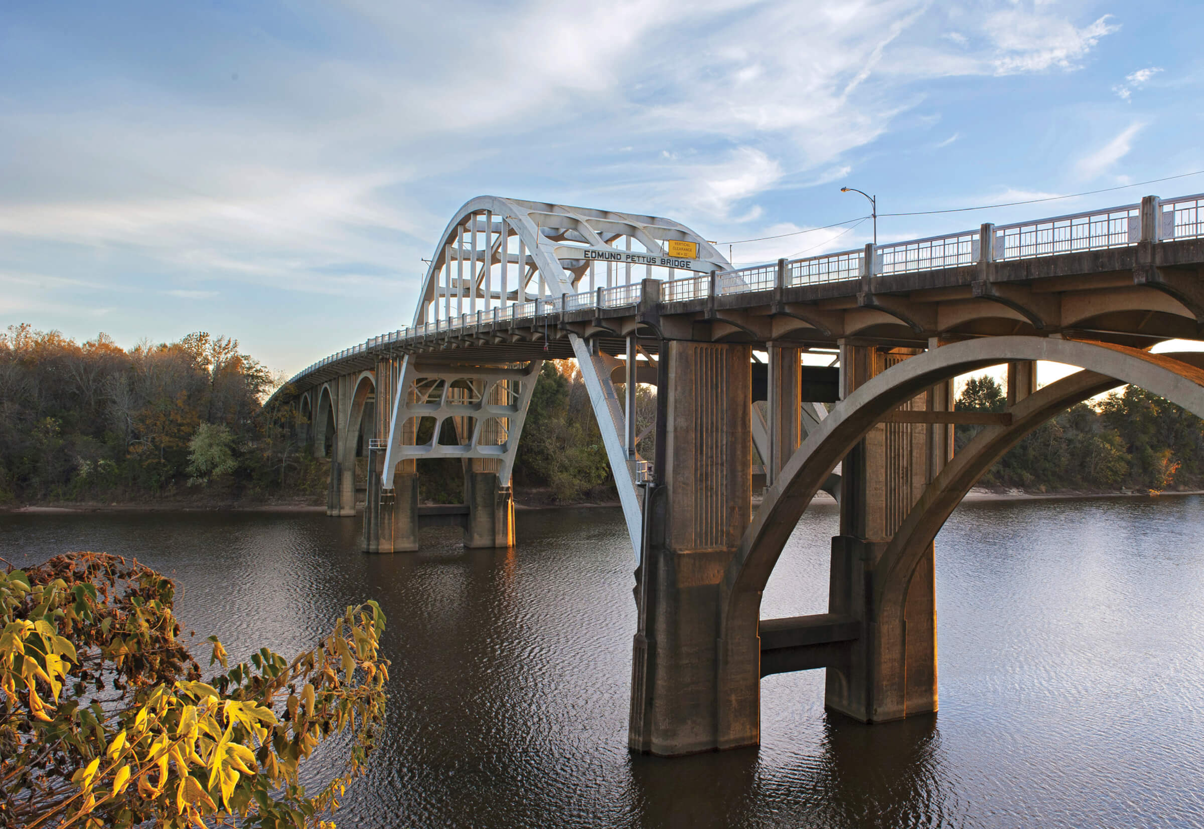 Photo of the Edmund Pettis Bridge