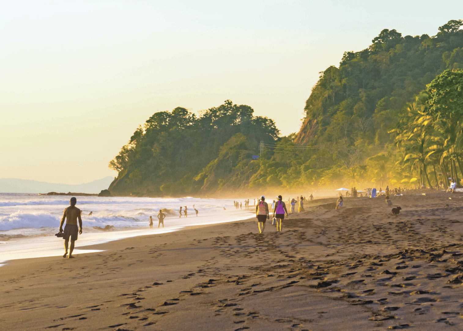 Image of the beach at Playa del Coco