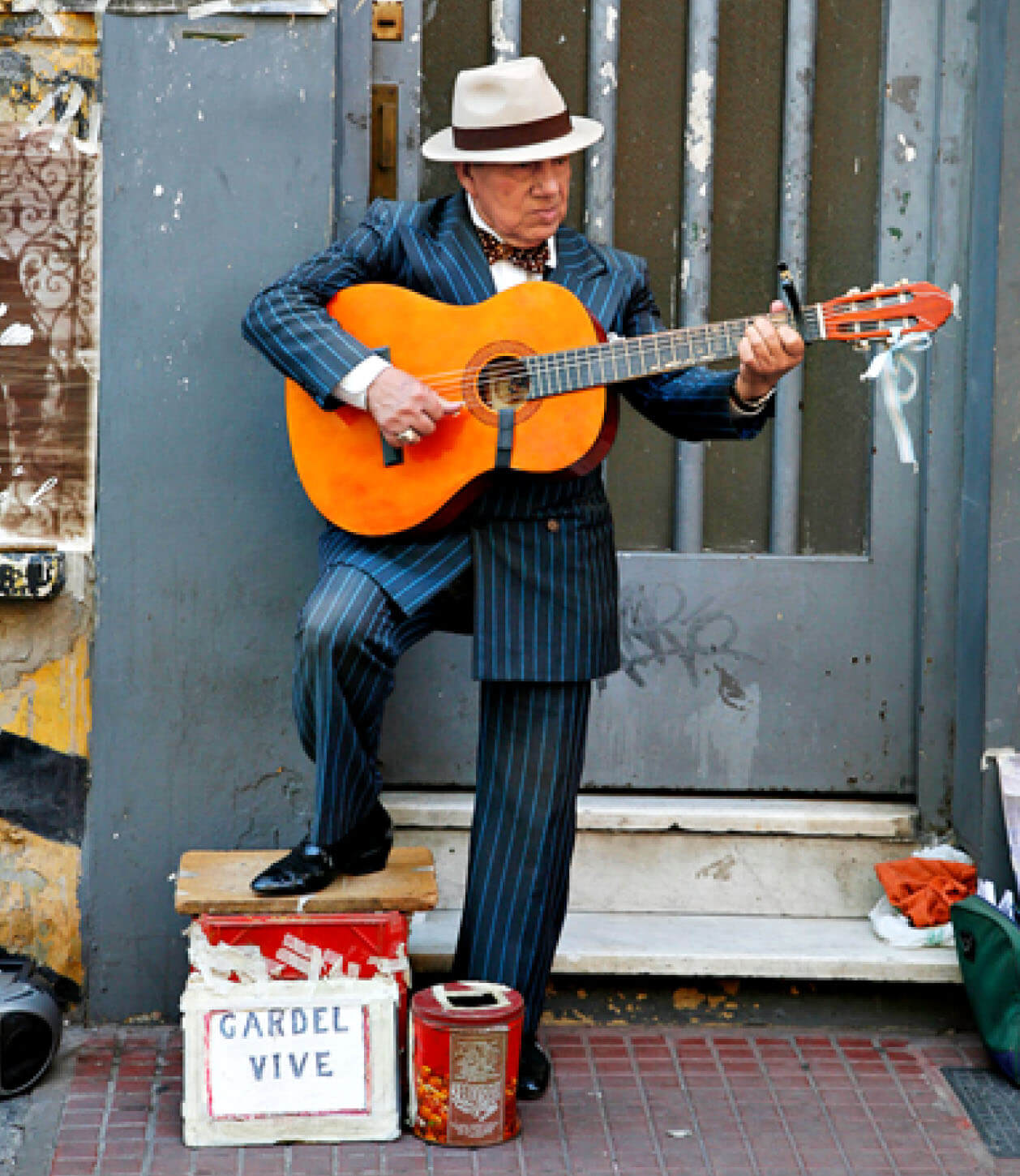 Photo street musician in Buenos Aires