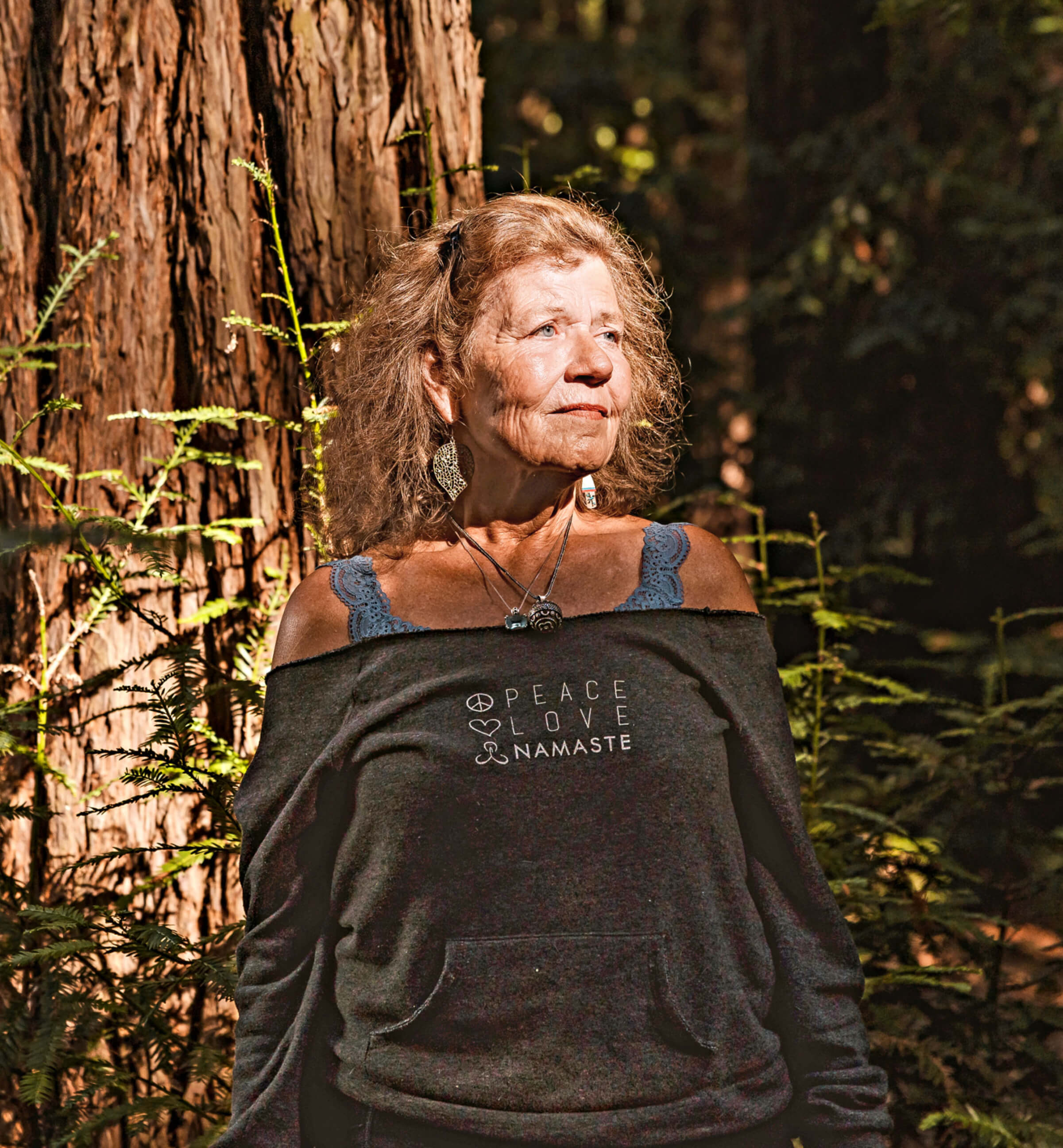 Photo portrait of Elizabeth Schenk in the woods