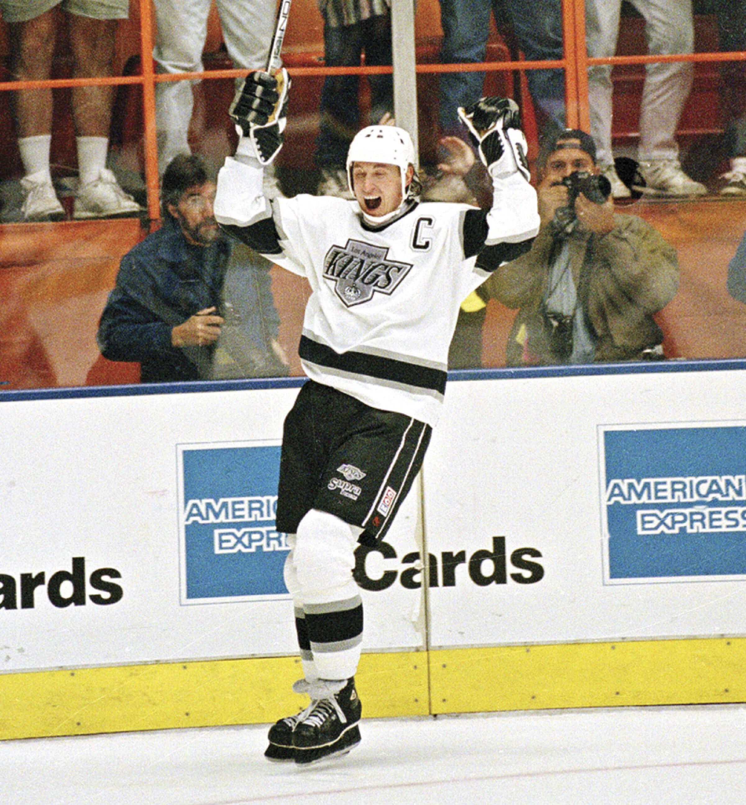 Photo of Wayne Gretzky on the ice