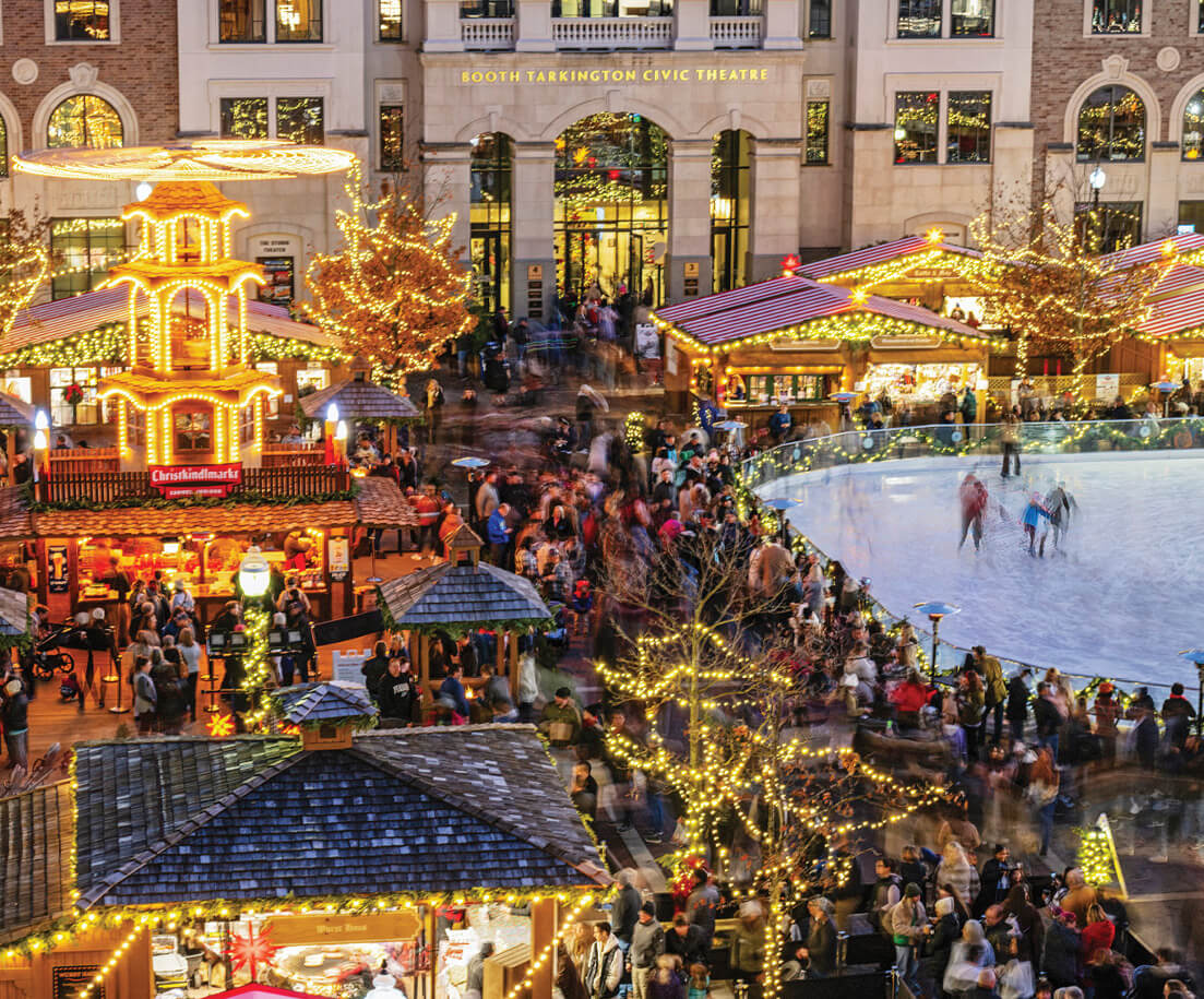 Photograph of the top view of a Christmas market in Europe 
