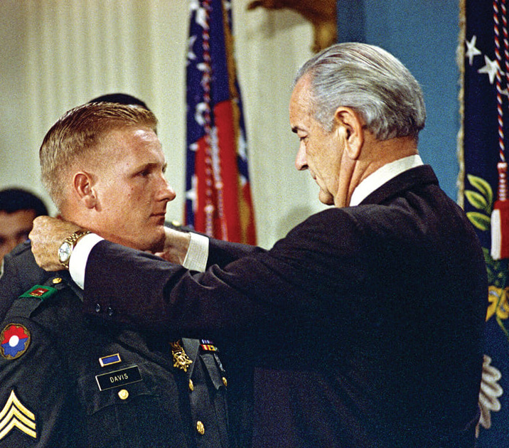 Photo of Davis receiving the Medal of Honor from President Lyndon B. Johnson