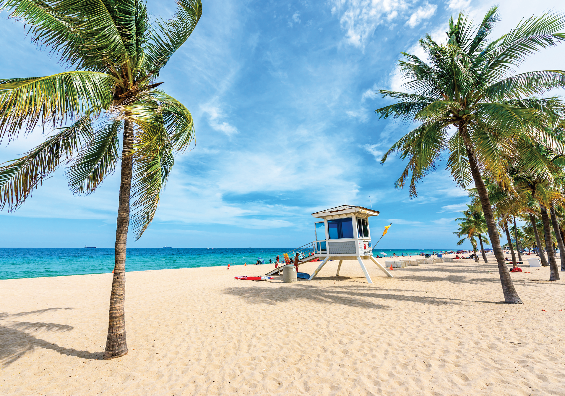 Photograph of the Fort Lauderdale beach in Florida with a lifeguard's shed in view.