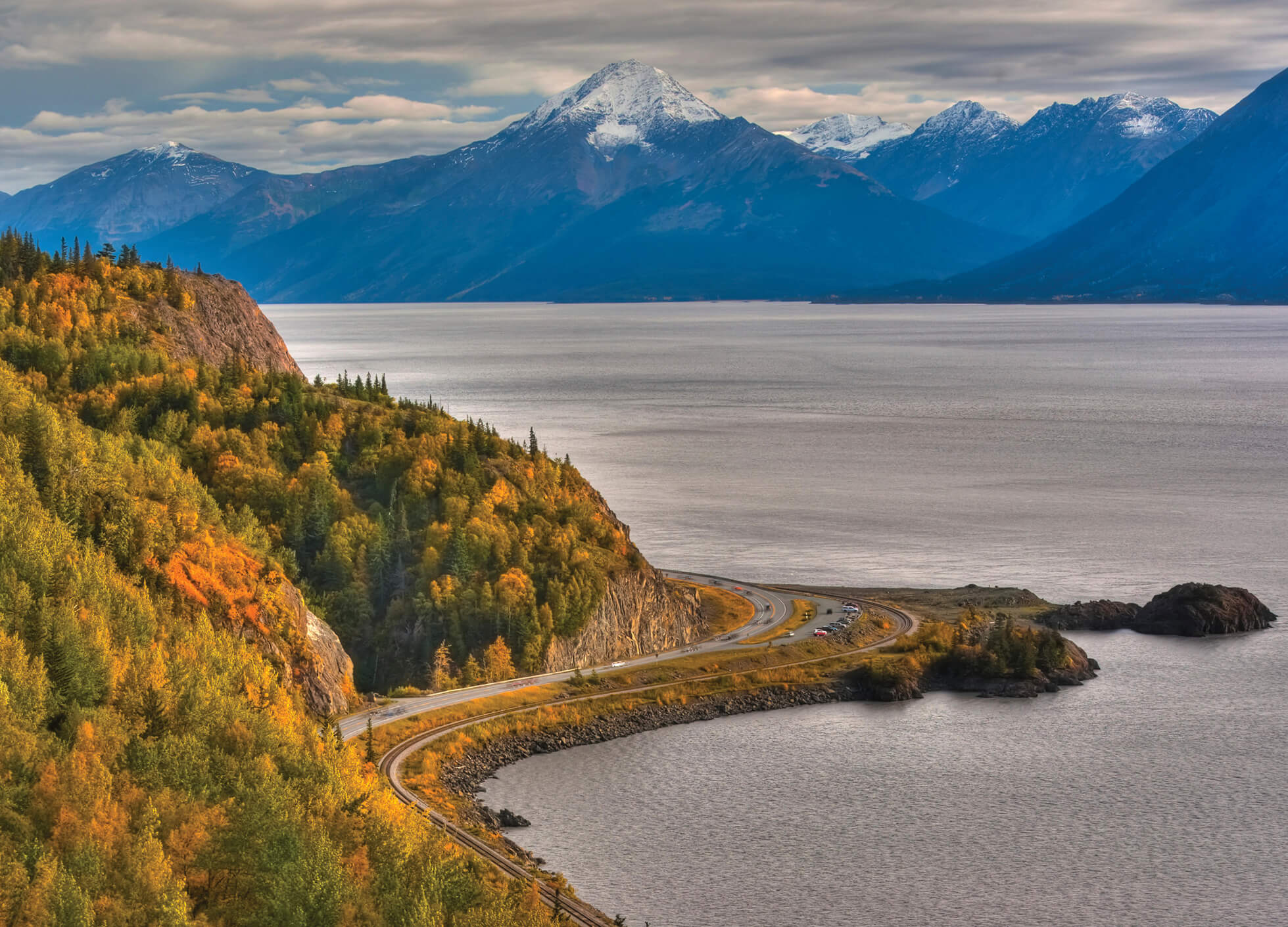 Photo of scenic drive on the Seward Highway in Alaska