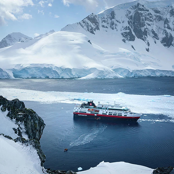 HX cruise ship outside in cold weather