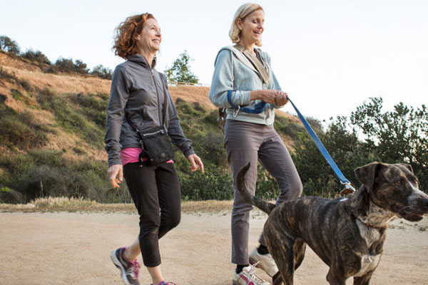 600x400-mother-daughter-hike-dog
