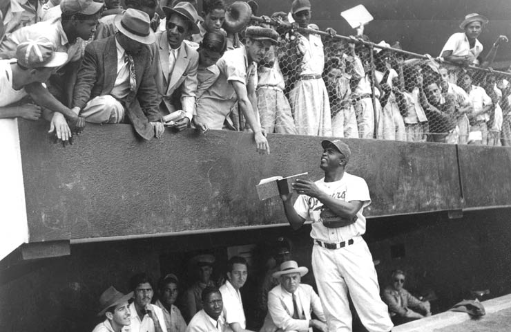 Baseball: An International Passion: Jackie Robinson