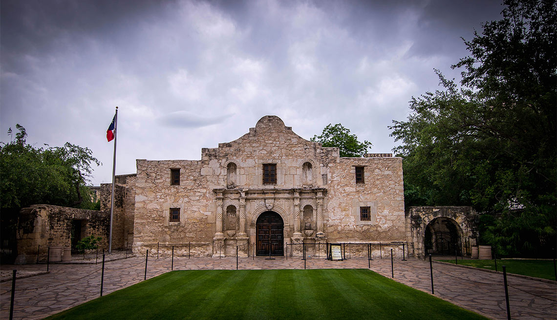 Atracciones turísticas que resaltan la cultura hispana - The Alamo