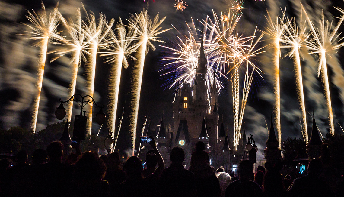 item 3 of Gallery image - Fireworks over Cinderella Castle in Magic Kingdom Park at Walt Disney World in Orlando, Florida, Best Fireworks Displays