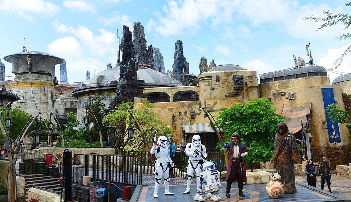  Star Wars characters R2-D2, Hondo Ohnaka, BB-2 and Chewbacca perform during the Star Wars: Galaxy's Edge Dedication Ceremony at Disney’s Hollywood Studios on August 28, 2019 in Orlando, Florida.