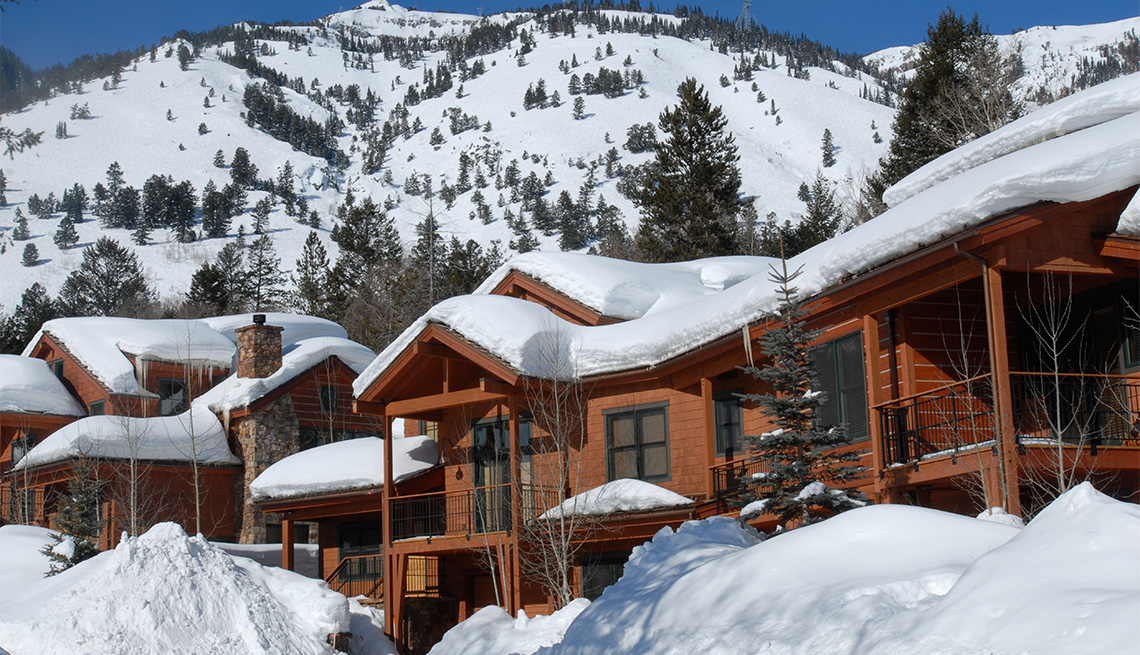 5 U.S. Ski Destinations and Activities for NonSkiers